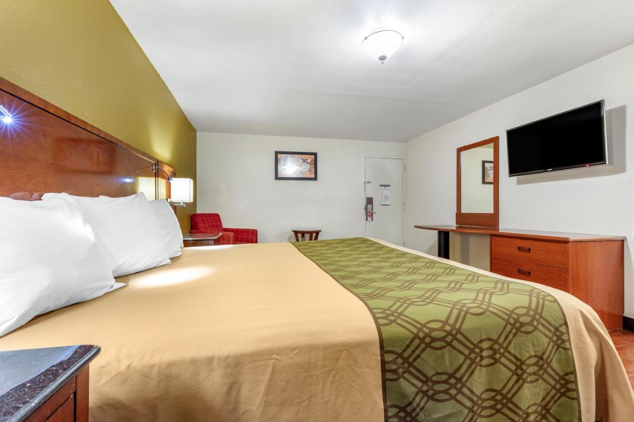 Rose City Inn & Suites Tyler Exteriér fotografie