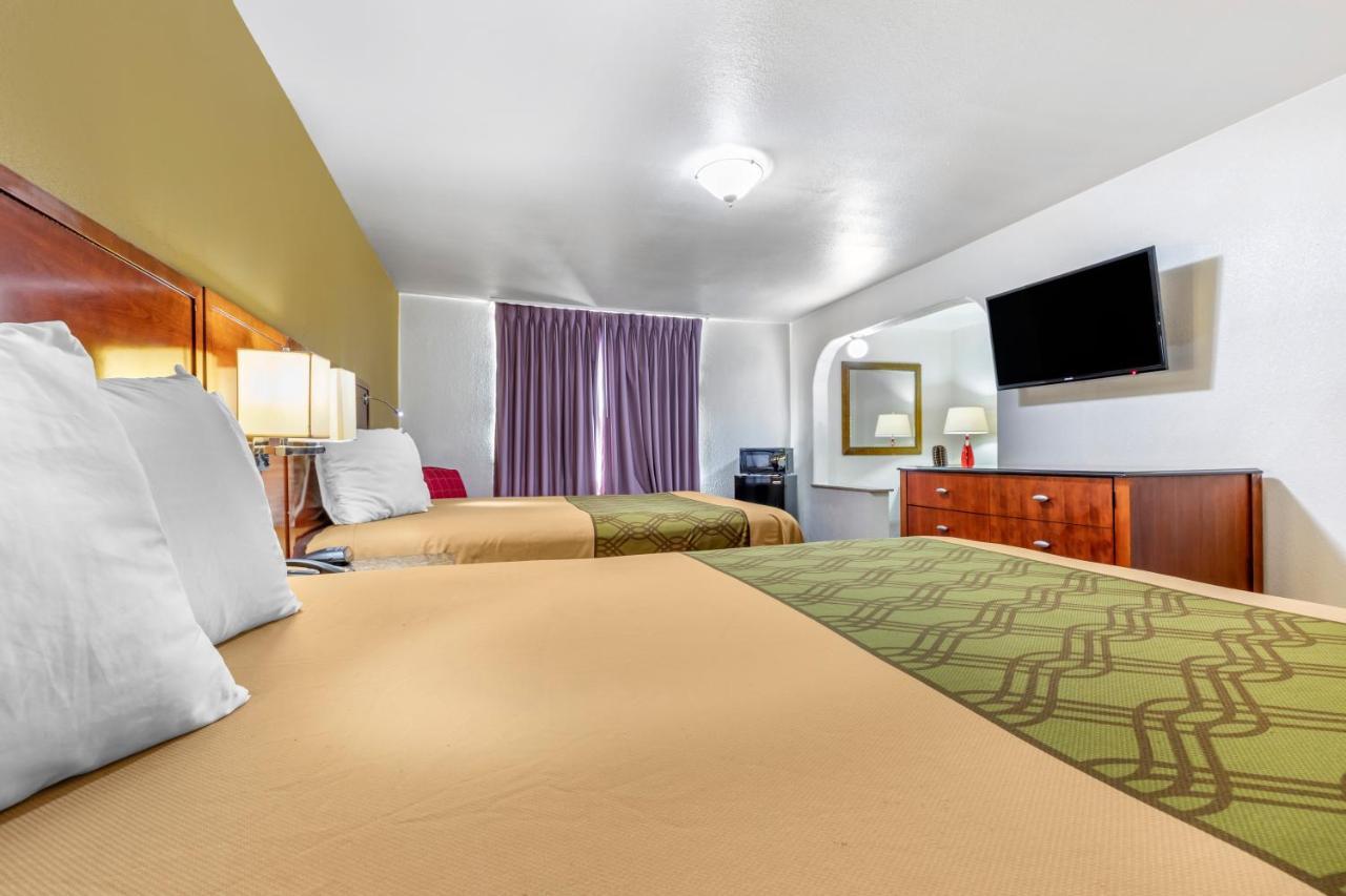 Rose City Inn & Suites Tyler Exteriér fotografie